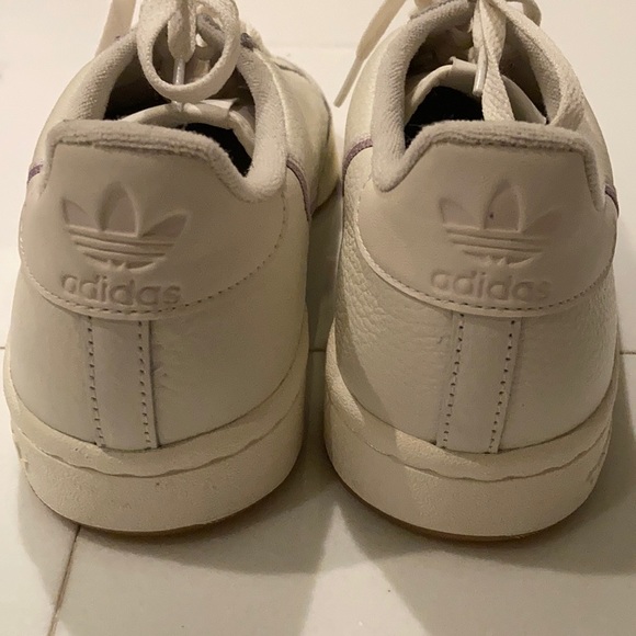 Men’s Adidas cream sneakers size 10 - Picture 3 of 4